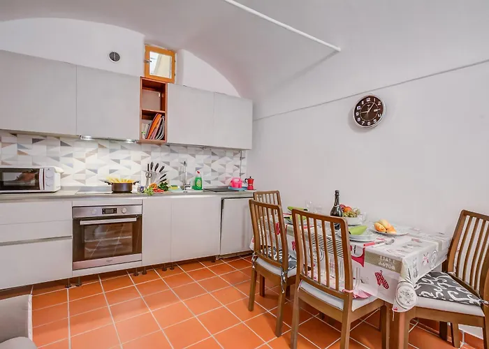 La Casa Di Rosy E Adri - Happy 圣雷默